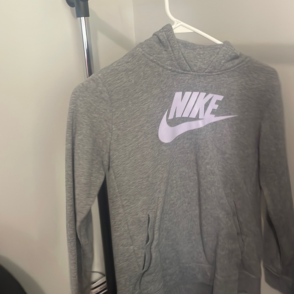Grey Nike sweat shirt